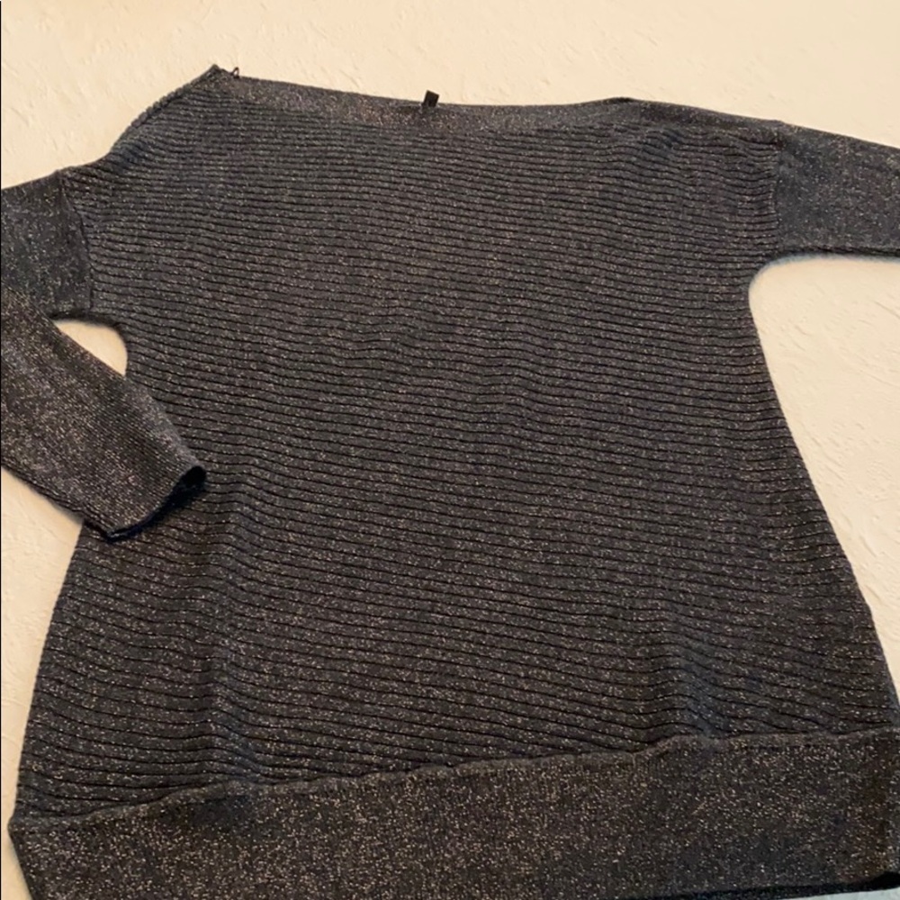 Top - Picture 2 of 6